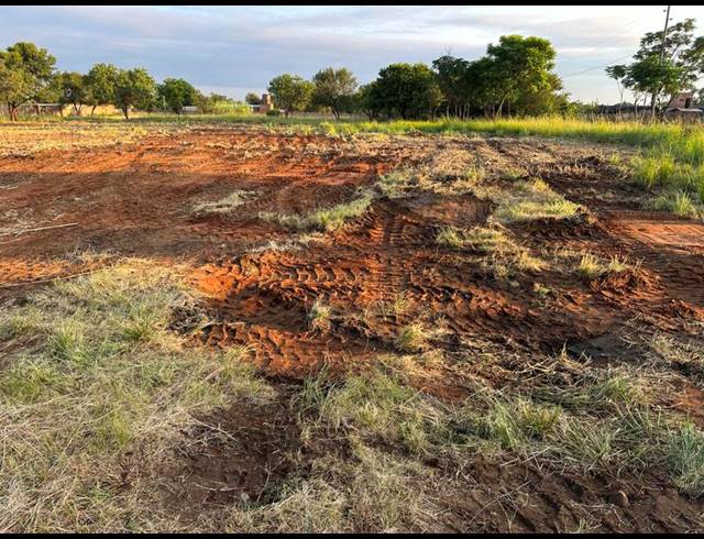 LAND FOR SALE IN THE ORCHARDS